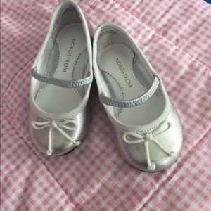 Nordstrom silver sparkly toddler size 5 Mary Jane